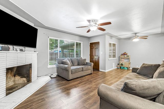 4135 E Fedora Avenue, Fresno, CA 93726