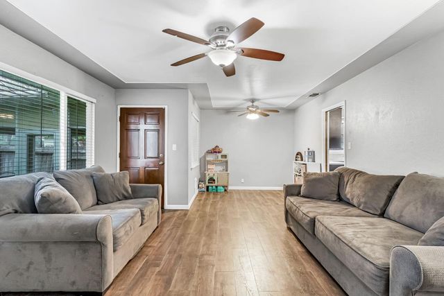 4135 E Fedora Avenue, Fresno, CA 93726