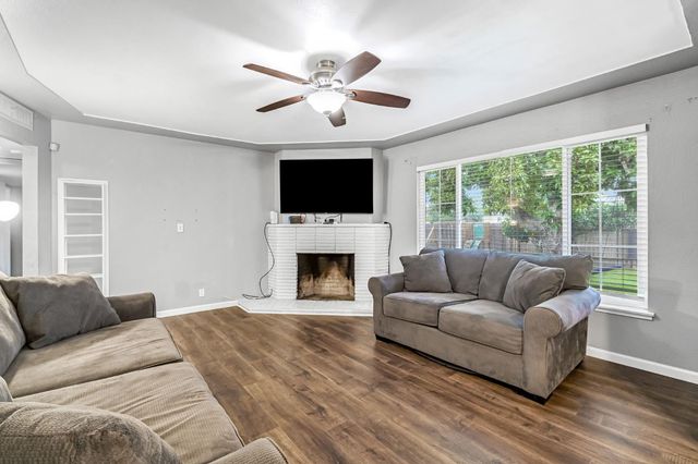 4135 E Fedora Avenue, Fresno, CA 93726