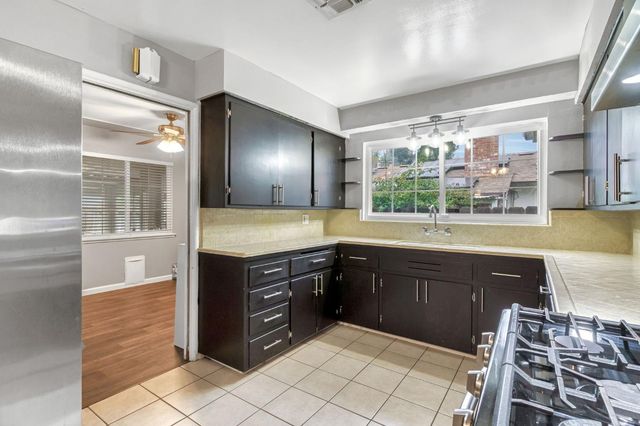 4135 E Fedora Avenue, Fresno, CA 93726