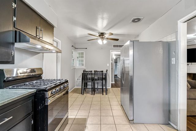 4135 E Fedora Avenue, Fresno, CA 93726