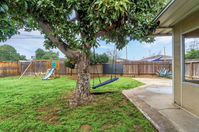 4135 E Fedora Avenue, Fresno, CA 93726