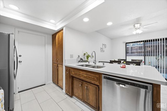 3501 Bernard Street 30C, Bakersfield, CA 93306