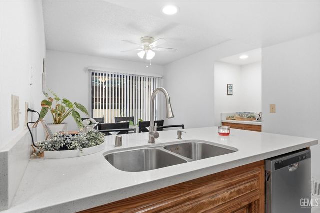 3501 Bernard Street 30C, Bakersfield, CA 93306