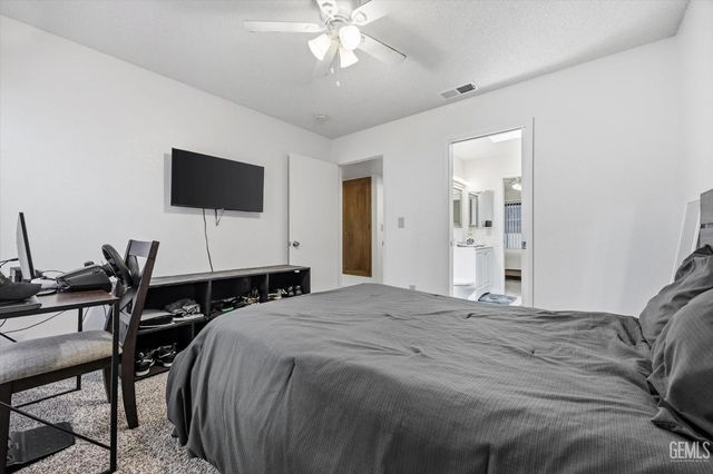 3501 Bernard Street 30C, Bakersfield, CA 93306