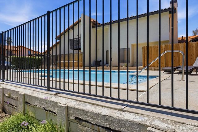 3501 Bernard Street 30C, Bakersfield, CA 93306