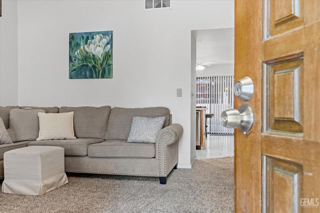 3501 Bernard Street 30C, Bakersfield, CA 93306