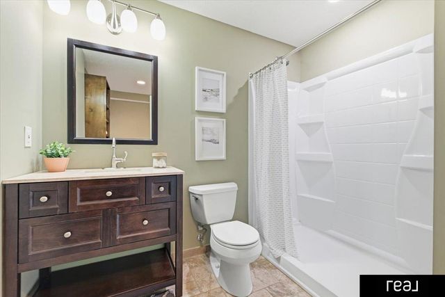 8415 N 45 Street, Omaha, NE 68152