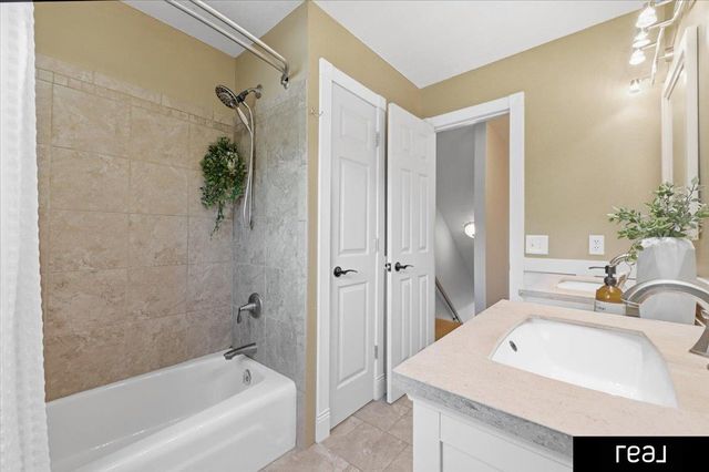 8415 N 45 Street, Omaha, NE 68152