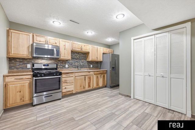8415 N 45 Street, Omaha, NE 68152