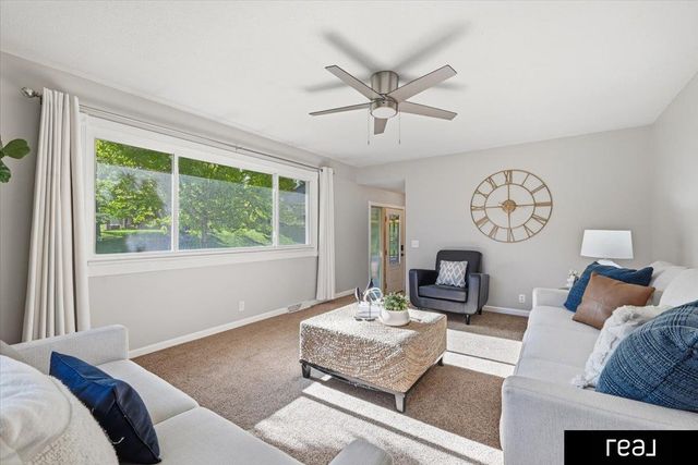 8415 N 45 Street, Omaha, NE 68152