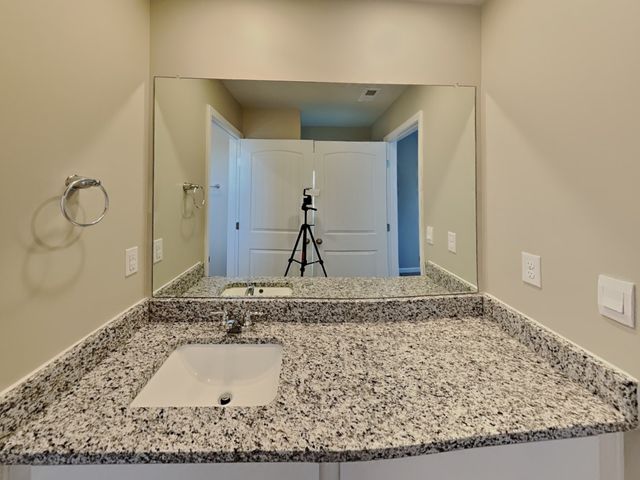 1525 Ashgrove Pl, Lebanon, TN 37087