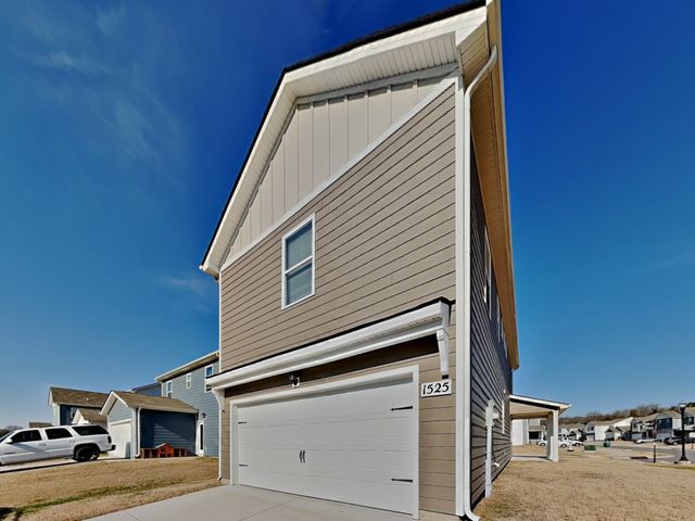 1525 Ashgrove Pl, Lebanon, TN 37087