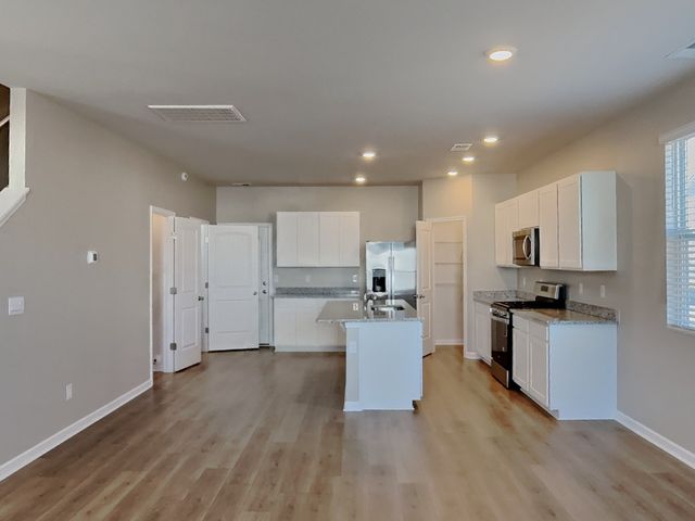 1525 Ashgrove Pl, Lebanon, TN 37087