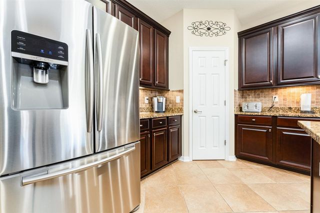 11218 COVENTRY GROVE CIRCLE, Lithia, FL 33547