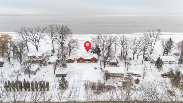 2453 EAST SHORE DRIVE, Green Bay, WI 54302