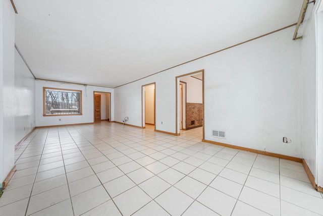 2453 EAST SHORE DRIVE, Green Bay, WI 54302