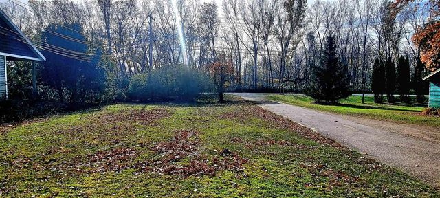 2453 EAST SHORE DRIVE, Green Bay, WI 54302