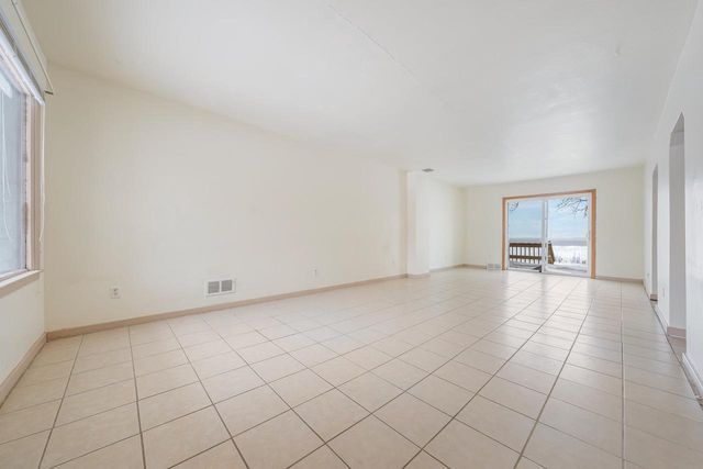 2453 EAST SHORE DRIVE, Green Bay, WI 54302