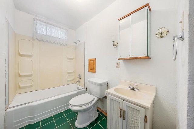 2453 EAST SHORE DRIVE, Green Bay, WI 54302