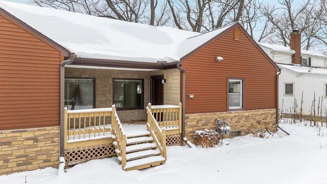 2453 EAST SHORE DRIVE, Green Bay, WI 54302