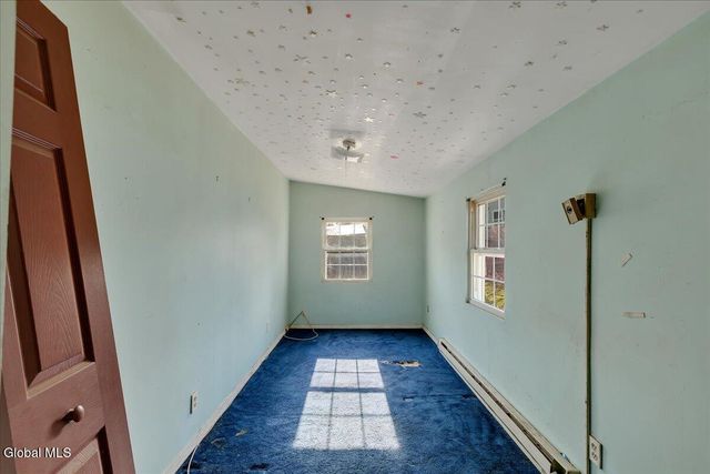 89 Morris Road, Schenectady, NY 12304