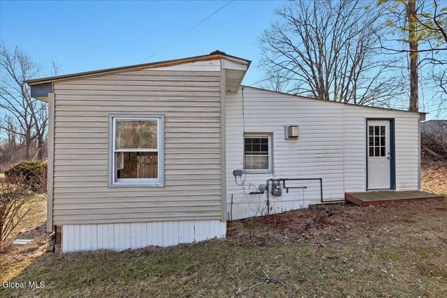 89 Morris Road, Schenectady, NY 12304