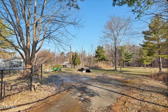 89 Morris Road, Schenectady, NY 12304