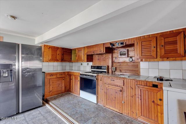 89 Morris Road, Schenectady, NY 12304