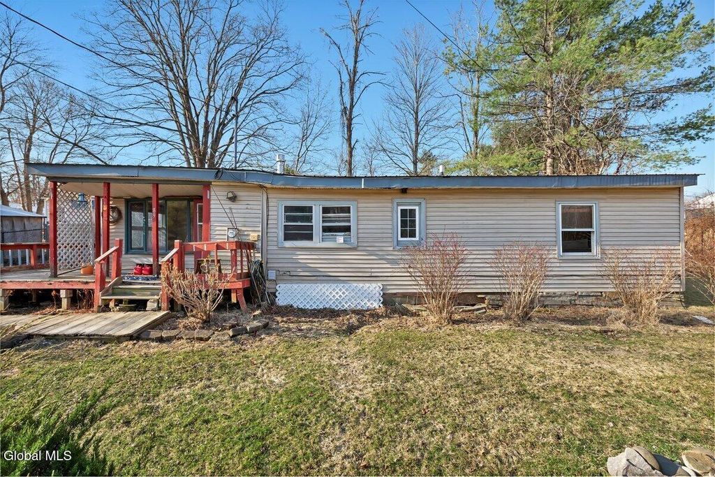 89 Morris Road, Schenectady, NY 12304