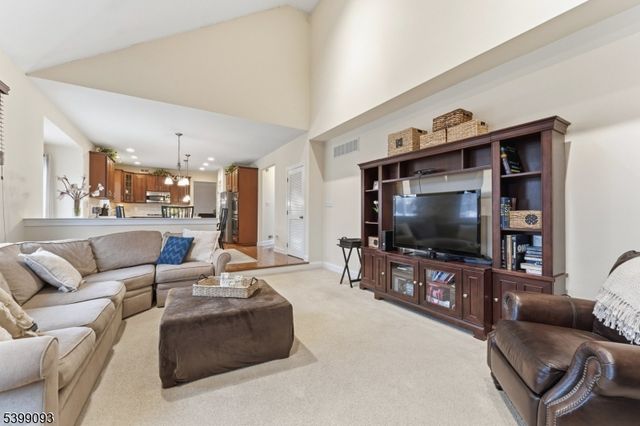 26 Rouser Way, Hillsborough Twp., NJ 08844