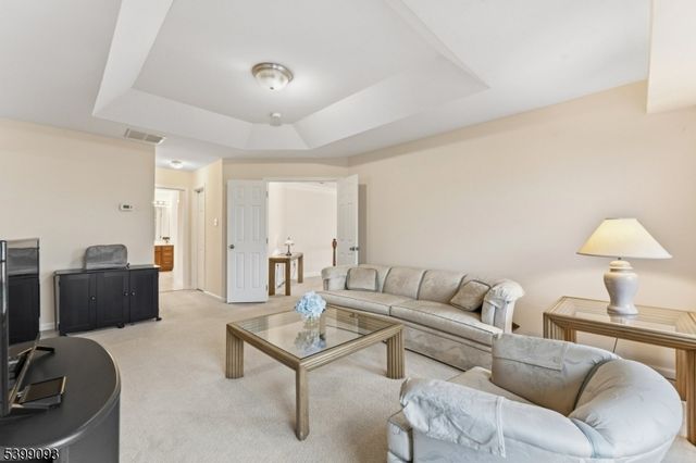 26 Rouser Way, Hillsborough Twp., NJ 08844