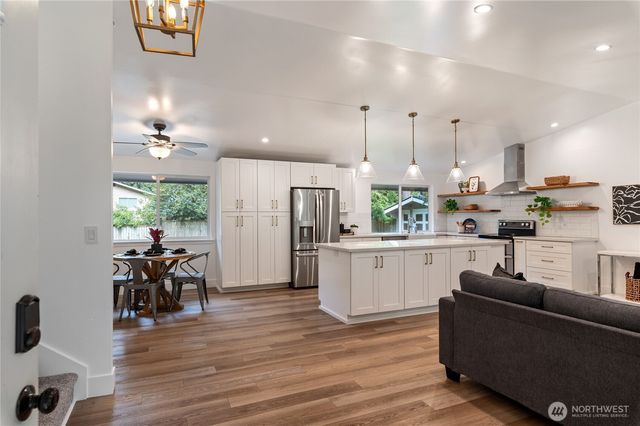 14008 55th Avenue NW, Gig Harbor, WA 98332