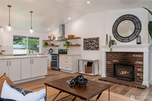 14008 55th Avenue NW, Gig Harbor, WA 98332