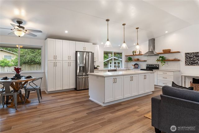 14008 55th Avenue NW, Gig Harbor, WA 98332