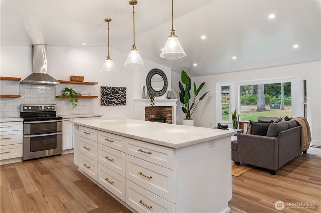 14008 55th Avenue NW, Gig Harbor, WA 98332