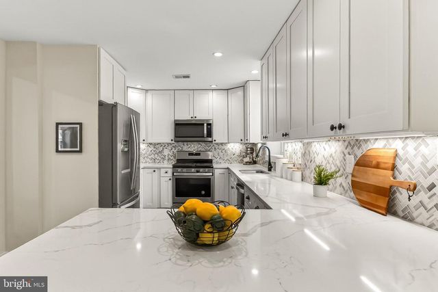 6805 FARRAGUT AVE, Falls Church, VA 22042