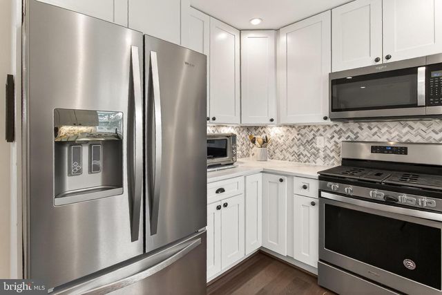 6805 FARRAGUT AVE, Falls Church, VA 22042