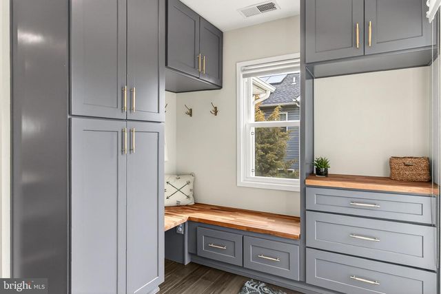 6805 FARRAGUT AVE, Falls Church, VA 22042