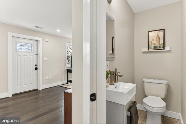 6805 FARRAGUT AVE, Falls Church, VA 22042