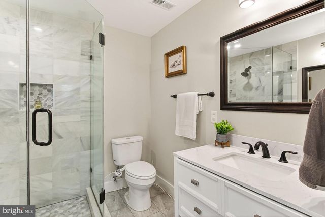 6805 FARRAGUT AVE, Falls Church, VA 22042