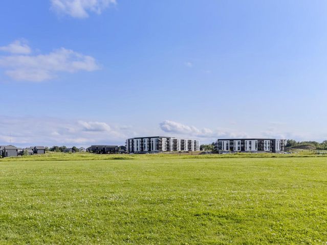 9378 S Alder PLACE #105, Oak Creek, WI 53154
