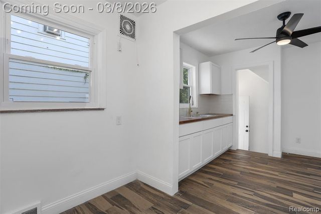 5743 Buckingham Avenue, Detroit, MI 48224