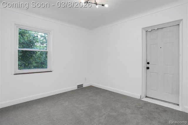 5743 Buckingham Avenue, Detroit, MI 48224