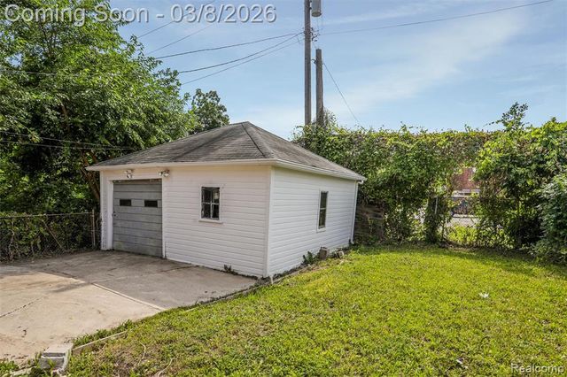 5743 Buckingham Avenue, Detroit, MI 48224