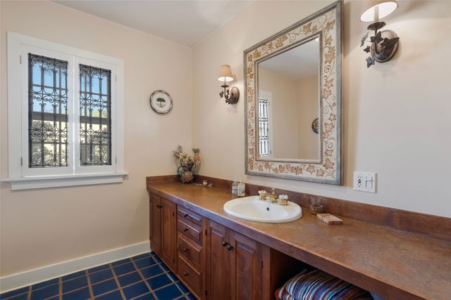 130 W Houghton Street, Santa Fe, NM 87505