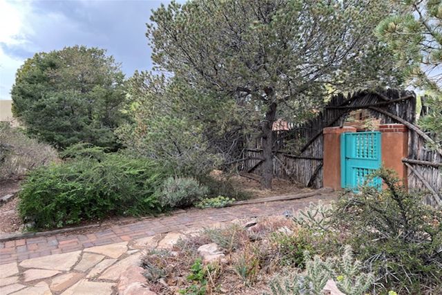 130 W Houghton Street, Santa Fe, NM 87505