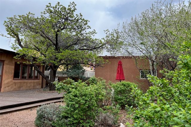 130 W Houghton Street, Santa Fe, NM 87505