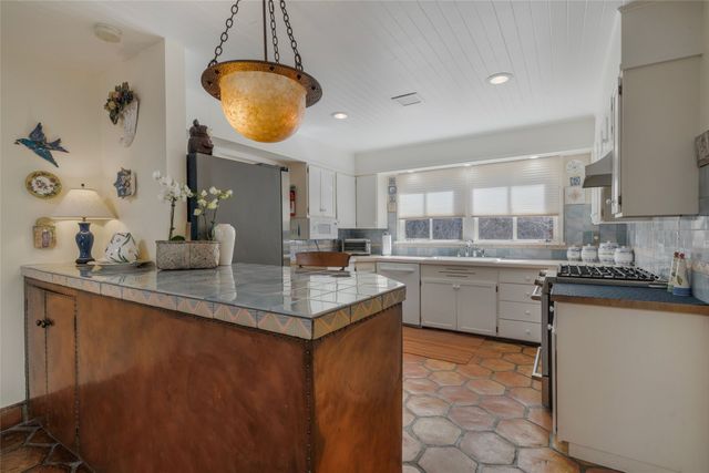 130 W Houghton Street, Santa Fe, NM 87505