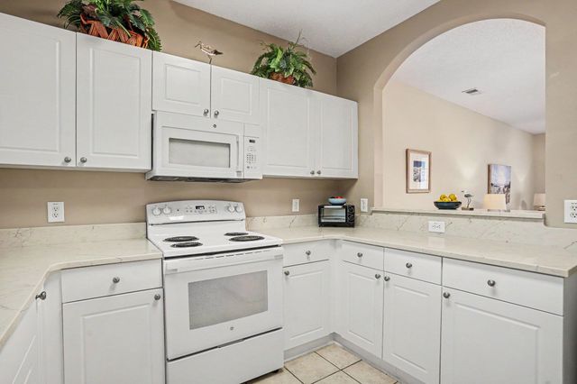 5825 Catalina Dr Unit 322, North Myrtle Beach, SC 29582